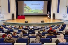 ANNELER ÜNİVERSİTEDE EĞİTİM PROGRAMINDA BULUŞTU