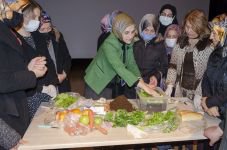 ANNELER ÜNİVERSİTEDE EĞİTİM PROGRAMINDA BULUŞTU