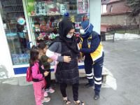 ACIYLA KIVRANAN KADININ YARDIMINA BEKÇİLER KOŞTU