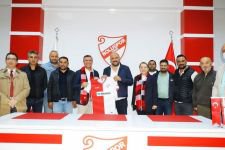 AK PARTİ'DEN BOLUSPOR'A BAKLAVALI ZİYARET