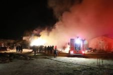 ALEVLER GECEYİ SARDI