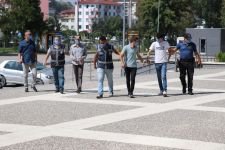 ALKOL VE SİGARA İÇİN BÜFELERİ SOYDULAR