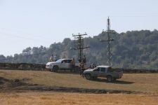 GERİLİM HATTINA TAKILAN ATMACA YANGINA SEBEP OLDU