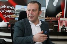 BAŞKAN ÖZCAN AYI HEYKELİNDE ISRARCI