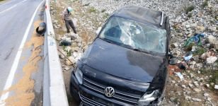 BETON BARİYERE ÇARPARAK DEVRİLDİ