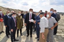 BİR KÖY YENİ YERİNE TAŞINIYOR