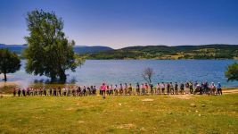 BİSİKLETLE GÖL TURU ATIP KİTAP OKUDULAR