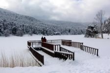 BOLU’DA GÖL BUZ TUTTU