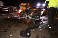 BOLU’DA OTOMOBİL KAMYONETLE ÇARPIŞTI