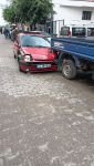 6 ARACA ÇARPTI, MAHALLEYİ BİRBİRİNE KATTI