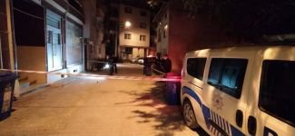 ÇARESİZ KADIN İKİNCİ KATTAN ATLADI