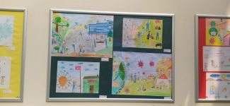 ÇOCUKLAR HASTANENİN DUVARLARINI SÜSLEDİ