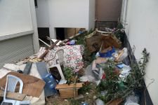 ÇÖPLERİ TOPLATMAMAK İÇİN DİRENDİ