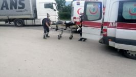 DURAN ARACA ARKADAN ÇARPTI