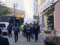 EMNİYET MÜDÜRÜ SAHAYA İNDİ