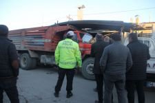 FRENİ BOŞALAN KAMYON 5 ARACI BİÇTİ