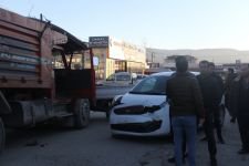 FRENİ BOŞALAN KAMYON 5 ARACI BİÇTİ