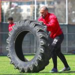 FUTBOLCULARDAN PEŞ PEŞE AYRILIK MESAJI