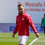 FUTBOLCULARDAN PEŞ PEŞE AYRILIK MESAJI