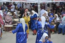 GİYİM ŞENLİĞİNDE RENKLİ GÖRÜNTÜLER