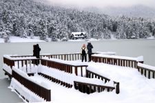 GÖLCÜK GÖRENLERİ BÜYÜLÜYOR