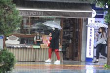 YARIM SAATLİK YAĞMUR HAYATI FELÇ ETTİ