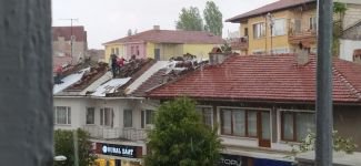 YAĞMUR ALTINDA EKMEK PARASI