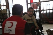 KIZILAY'DAN 10 YAŞINDAKİ YUSUF’U SEVİNDİREN HAREKET