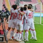 İLK DEVREYİ 3 PUANLA KAPATTIK