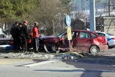 KAVŞAKTA ÖLÜMDEN DÖNDÜLER