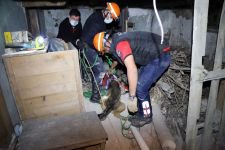 KÖPEK DEFİNECİLERİN KAZDIĞI KUYUYA DÜŞTÜ