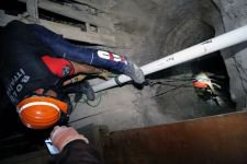 KÖPEK DEFİNECİLERİN KAZDIĞI KUYUYA DÜŞTÜ