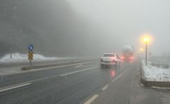 LAPA LAPA KAR YAĞIYOR