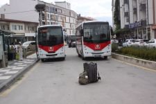 ÖĞRENCİ DURAĞINDA ŞÜPHELİ ÇANTA PANİĞİ