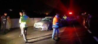 OTOMOBİL KAMYONA ARKADAN ÇARPTI