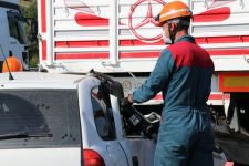 OTOMOBİL TIRIN ALTINA GİRDİ, 2 ÖLÜ