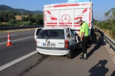 OTOMOBİL TIRIN ALTINA GİRDİ, 2 ÖLÜ