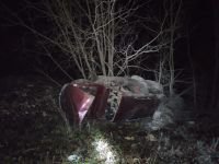 OTOMOBİL UÇURUMA YUVARLANDI