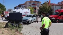 OTOMOBİLLER BİRBİRİNE GİRDİ