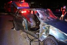 PARAMPARÇA OLAN ARACIN İÇİNDE SIKIŞTI