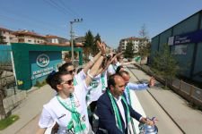 ŞAMPİYONLARA COŞKULU KARŞILAMA
