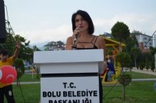 ŞEVVAL SAM GÜZELLİĞİYLE BÜYÜLEDİ