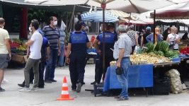 TANJU ÖZCAN'A SUYLA PROTESTO DENEMESİ