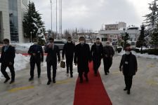 VALİ,EMNİYET MÜDÜRÜ VE JANDARMA KOMUTANI AŞI OLDU