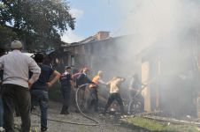 AHŞAP EV KULLANILAMAZ HALE GELDİ