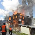 AHŞAP EV KULLANILAMAZ HALE GELDİ