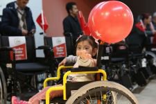 BOLU BELEDİYESİ'NDEN TEKERLEKLİ SANDALYE DESTEĞİ