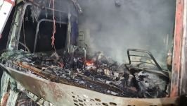 BOLU PLAKALI TIR ALEV ALEV YANDI