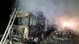 BOLU PLAKALI TIR ALEV ALEV YANDI