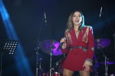 BURCU GÜNEŞ BOLU'DA RÜZGAR GİBİ ESTİ